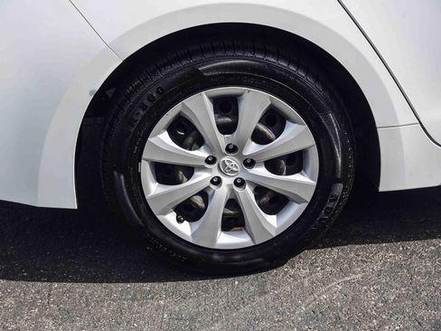 Certified 2023 Toyota Corolla LE image 9