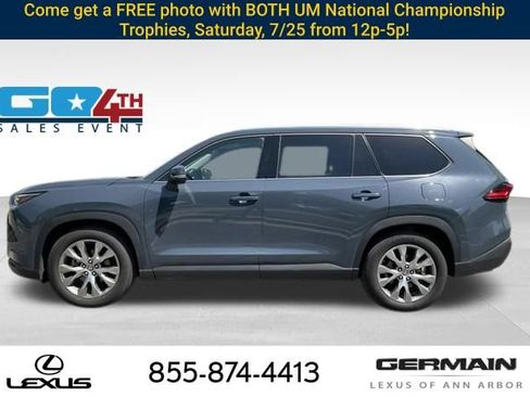 Used 2024 Toyota Grand Highlander AWD Hybrid image 3