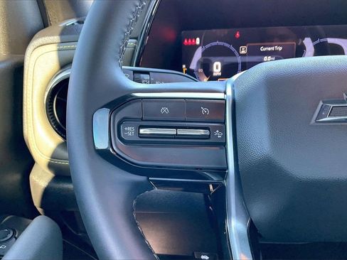 Used 2024 Chevrolet Colorado ZR2 w/ ZR2 Bison Edition image 10