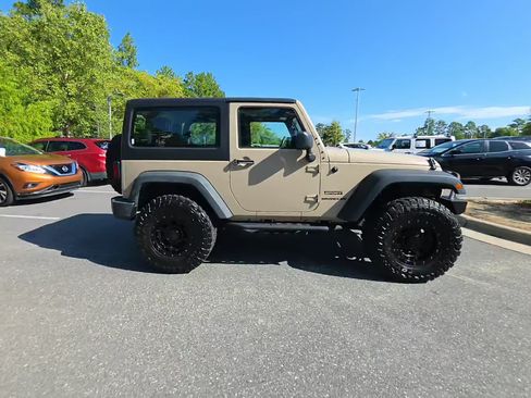 Used 2016 Jeep Wrangler Sport w/ Connectivity Group AWD/4WD image 2