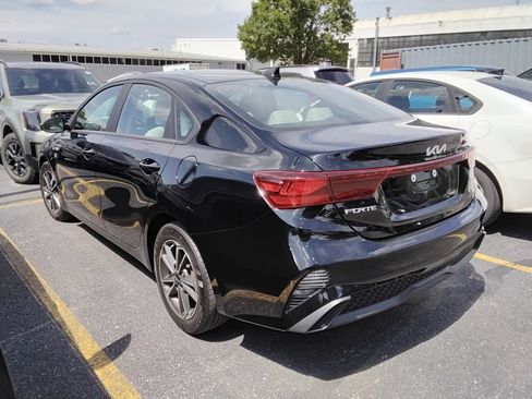 Used 2023 Kia Forte LXS FWD image 5