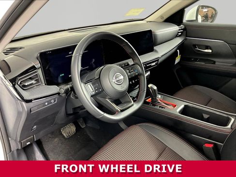 Used 2025 Nissan Kicks SR FWD image 15