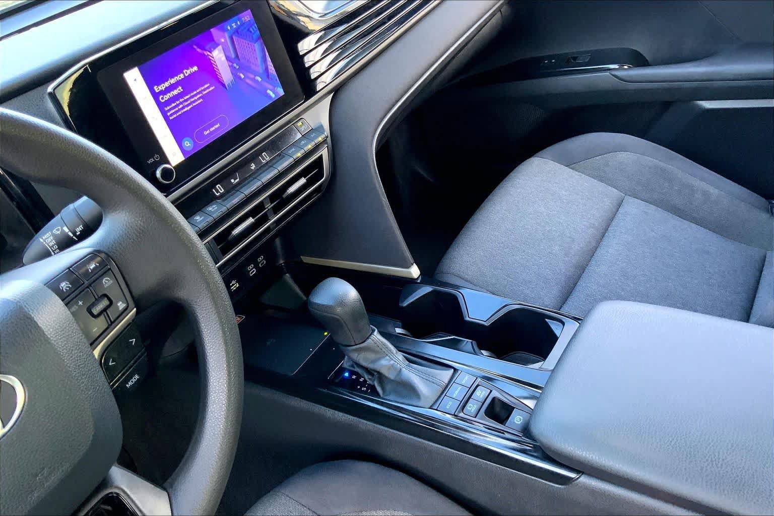 Used 2025 Toyota Camry LE FWD image 16