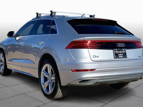 Used 2022 Audi Q8 Premium image 11