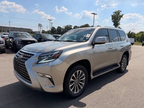 Used 2023 Lexus GX 460 Luxury w/ Accessory Package AWD/4WD image 4