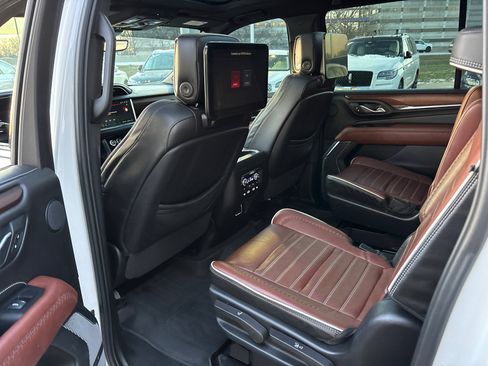 Used 2023 GMC Yukon XL Denali Ultimate image 27