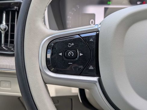 Certified 2025 Volvo XC90 B6 Ultra AWD/4WD image 37