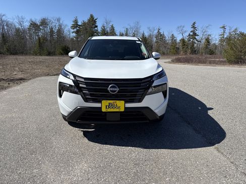 New 2026 Nissan Rogue SV AWD/4WD image 10