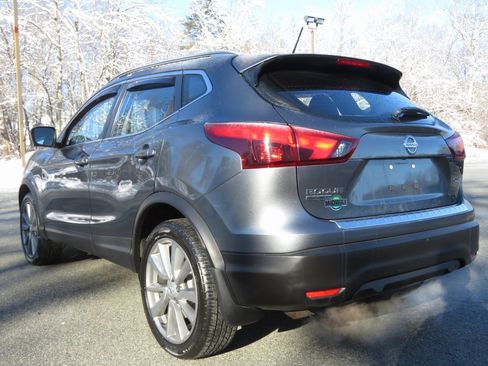 Used 2018 Nissan Rogue Sport SL image 7