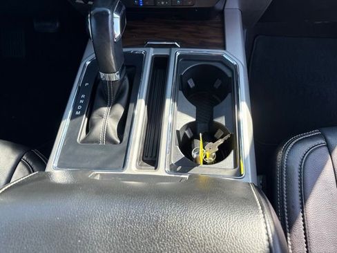 Used 2020 Ford F150 Lariat w/ Equipment Group 502A Luxury AWD/4WD image 12
