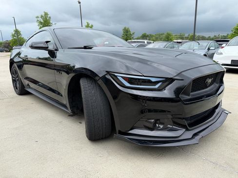 Used 2015 Ford Mustang GT RWD image 3