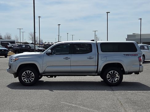 Used 2023 Toyota Tacoma TRD Sport w/ Advanced Technology Package image 3