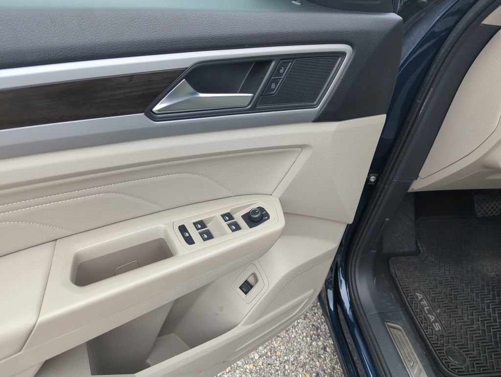 Certified 2023 Volkswagen Atlas SE w/ Panoramic Sunroof Package FWD image 19