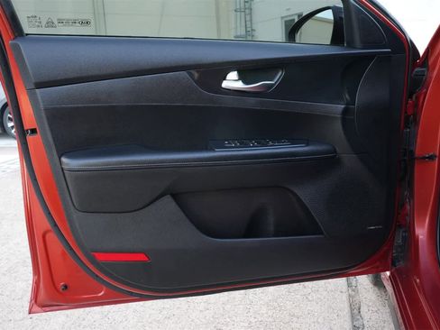 Used 2021 Kia Forte GT-Line w/ GT-Line Premium Package image 18
