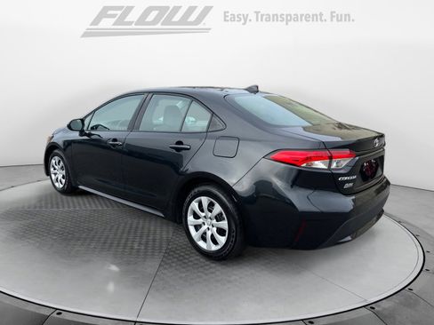 Used 2021 Toyota Corolla LE image 6