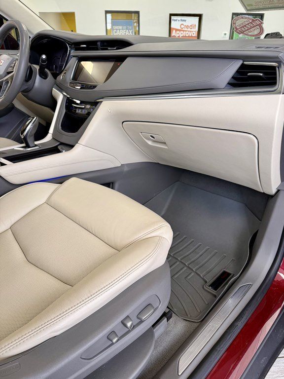 Used 2017 Cadillac XT5 Premium Luxury FWD image 12