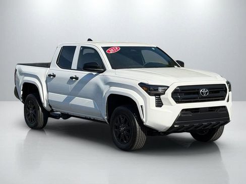 Used 2024 Toyota Tacoma SR image 2