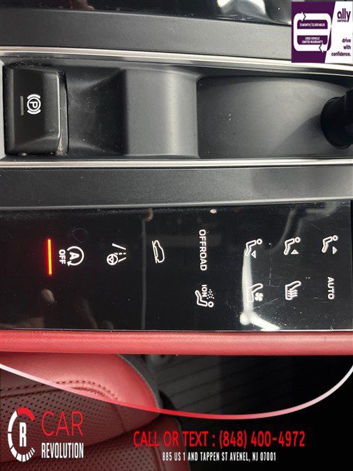Used 2024 Porsche Macan GTS AWD/4WD image 26
