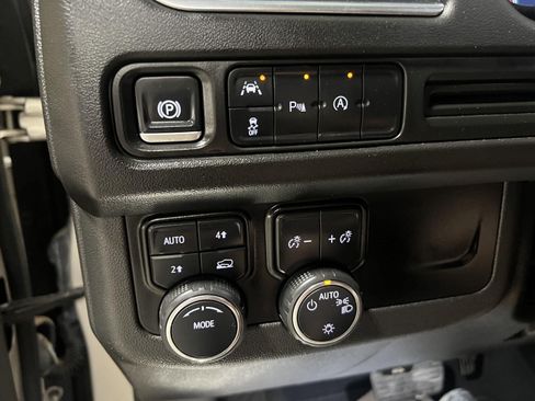 Used 2024 Chevrolet Tahoe LT AWD/4WD image 16