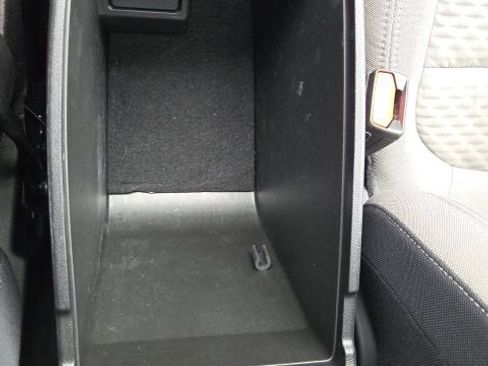 Used 2022 Ford Escape SE w/ SE Sport Appearance Package image 37