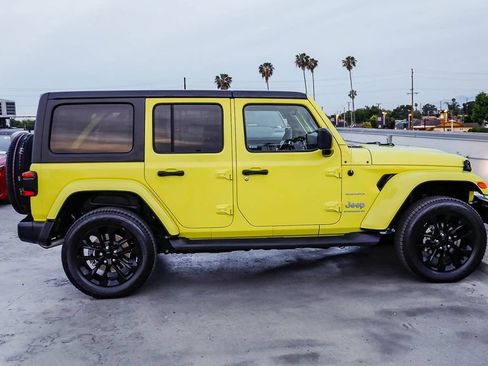Used 2023 Jeep Wrangler Unlimited Sahara AWD/4WD image 13