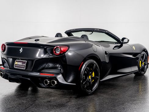 Used 2019 Ferrari Portofino image 12