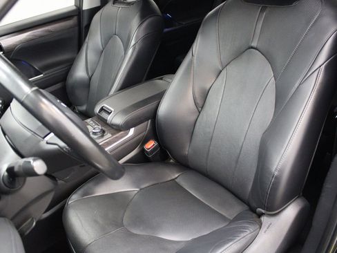 Used 2022 Toyota Highlander Limited image 15