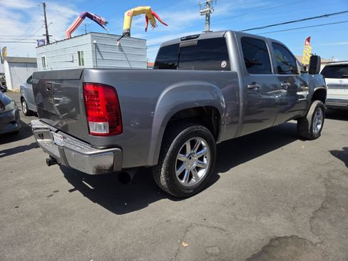 Used 2007 GMC Sierra 1500 SLT w/ Entertainment Package RWD image 4