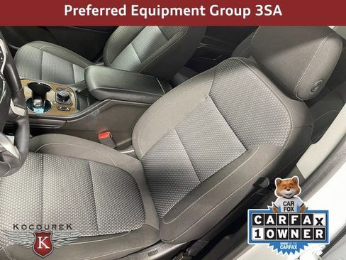 Used 2023 GMC Acadia SLE w/ Driver Convenience Package image 13