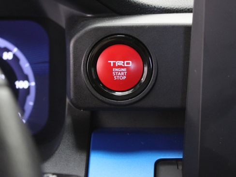 Used 2025 Toyota Tacoma TRD Off-Road AWD/4WD image 17
