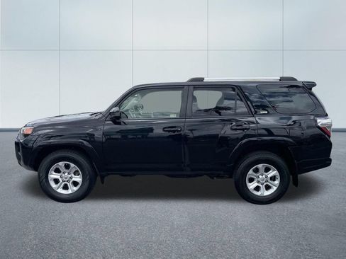 Used 2022 Toyota 4Runner SR5 RWD image 3