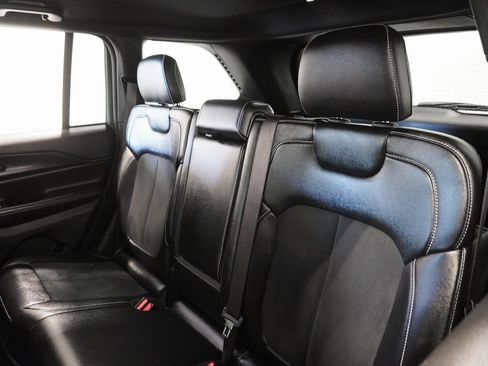 Certified 2024 Jeep Grand Cherokee Altitude image 14