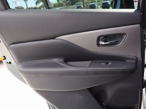 Used 2024 Nissan Murano SV image 27