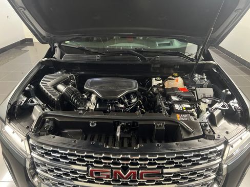 Used 2020 GMC Acadia Denali w/ Technology Package FWD image 33