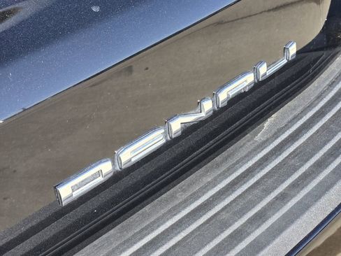 Used 2023 GMC Yukon Denali w/ LPO, Floor Liner Package image 15