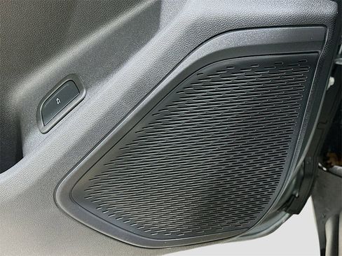 Used 2025 Chevrolet Traverse Z71 image 19