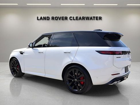 Used 2025 Land Rover Range Rover Sport Dynamic SE image 4