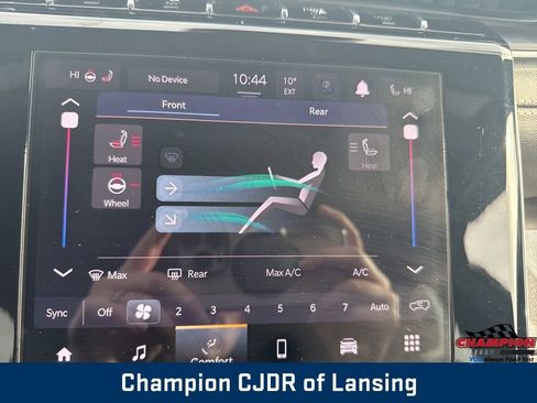 Used 2023 Jeep Grand Cherokee L Laredo image 29