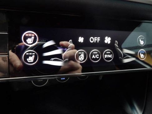 Used 2024 Genesis G70 2.5T w/ Sport Prestige Package image 17