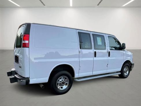 Used 2023 GMC Savana 2500 w/ Driver Convenience Package image 4