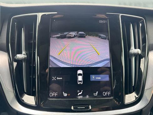 Used 2020 Volvo S60 T5 Momentum FWD image 19