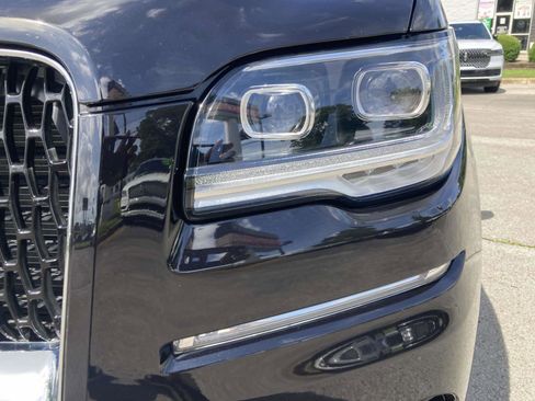 Used 2024 Lincoln Navigator L Reserve AWD/4WD image 11