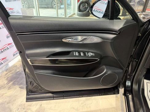 Used 2025 Genesis GV70 2.5T AWD/4WD image 29