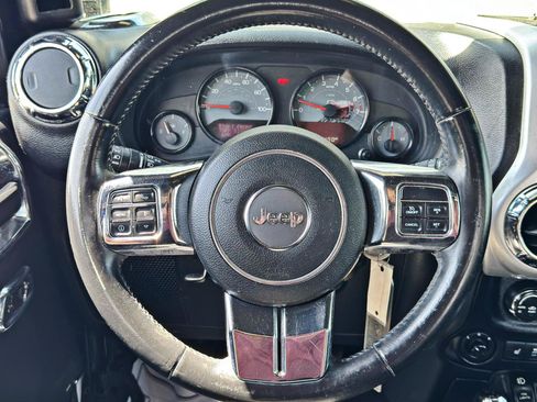 Used 2016 Jeep Wrangler Sahara AWD/4WD image 17