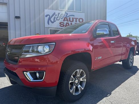 Used 2017 Chevrolet Colorado Z71 AWD/4WD image 2