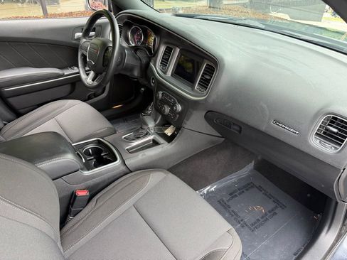 Used 2019 Dodge Charger SXT RWD image 30