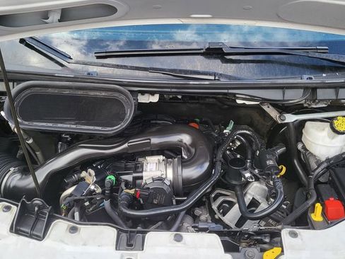 Used 2024 Ford Transit 250 148 High Roof Extended image 32