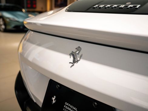 Used 2024 Ferrari Roma Spider image 41