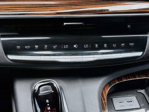 Used 2022 Cadillac Escalade Luxury RWD image 35