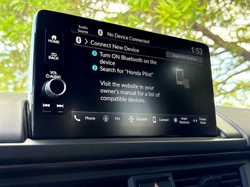 Used 2025 Honda Pilot TrailSport image 8